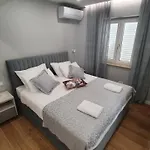 Διαμέρισμα Newly Renovated Apt. Near To Entrance To Old Town Ντουμπρόβνικ