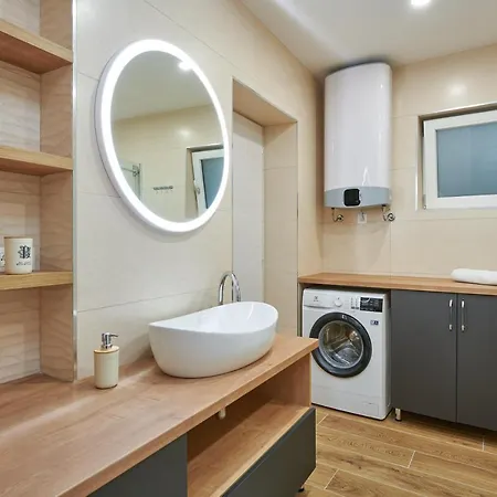 Newly Renovated Apt. Near To Entrance To Old Town Apartman Dubrovnik