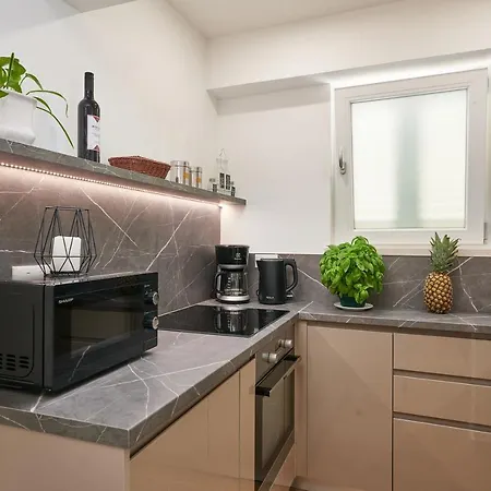 Newly Renovated Apt. Near To Entrance To Old Town Apartamento *