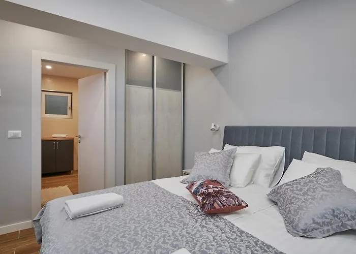 Newly Renovated Apt. Near To Entrance To Old Town Апартаменты Дубровник