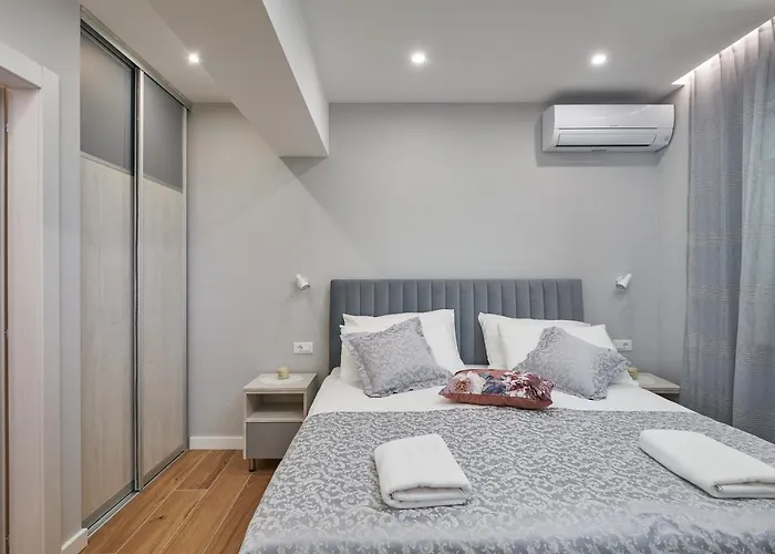 Appartement Newly Renovated Apt. Near To Entrance To Old Town