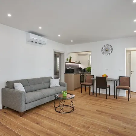 Newly Renovated Apt. Near To Entrance To Old Town 아파트 두브로브니크