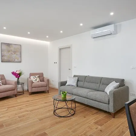 Newly Renovated Apt. Near To Entrance To Old Town شقة دوبروفينك