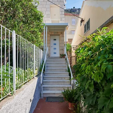 Newly Renovated Apt. Near To Entrance To Old Town Appartement